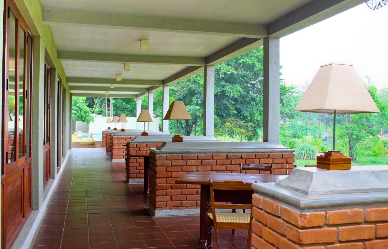 Ehalagala Lake Resort Sigiriya Luaran gambar