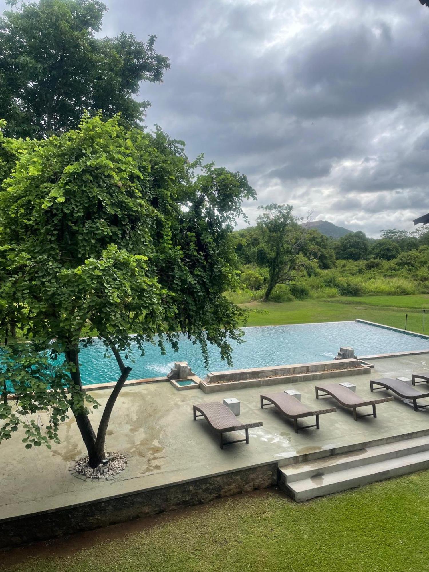 Ehalagala Lake Resort Sigiriya Luaran gambar